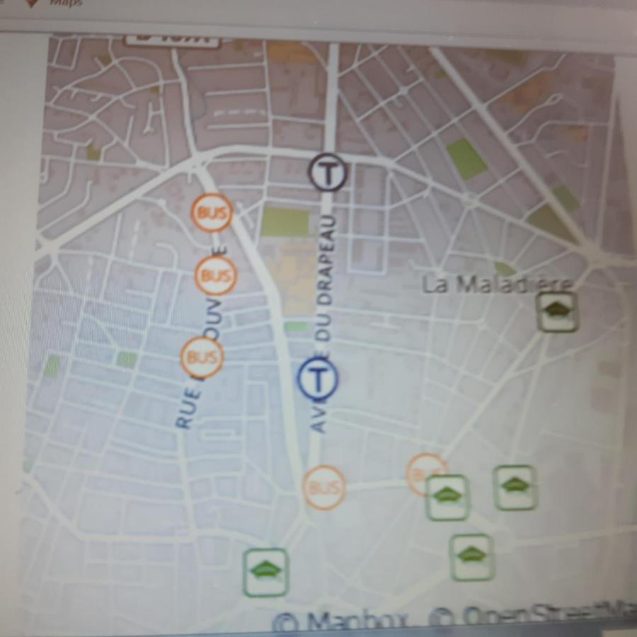 Le Phenix A Internet Haut Debit & Parking Dijon Bagian luar foto