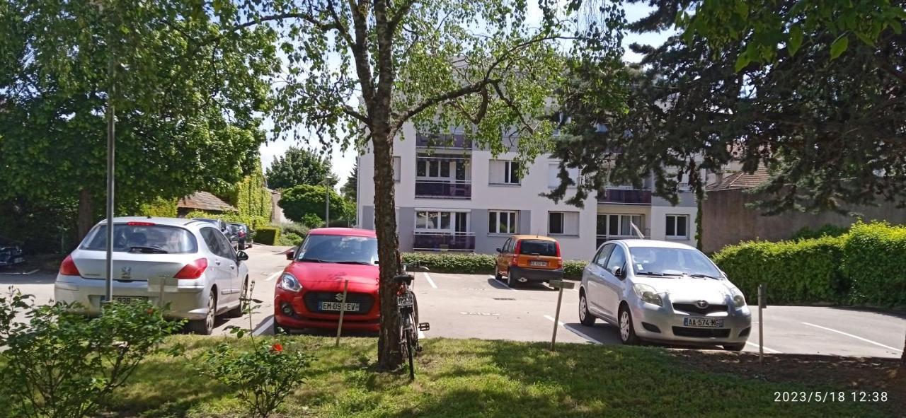 Le Phenix A Internet Haut Debit & Parking Dijon Bagian luar foto