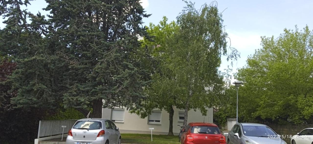 Le Phenix A Internet Haut Debit & Parking Dijon Bagian luar foto