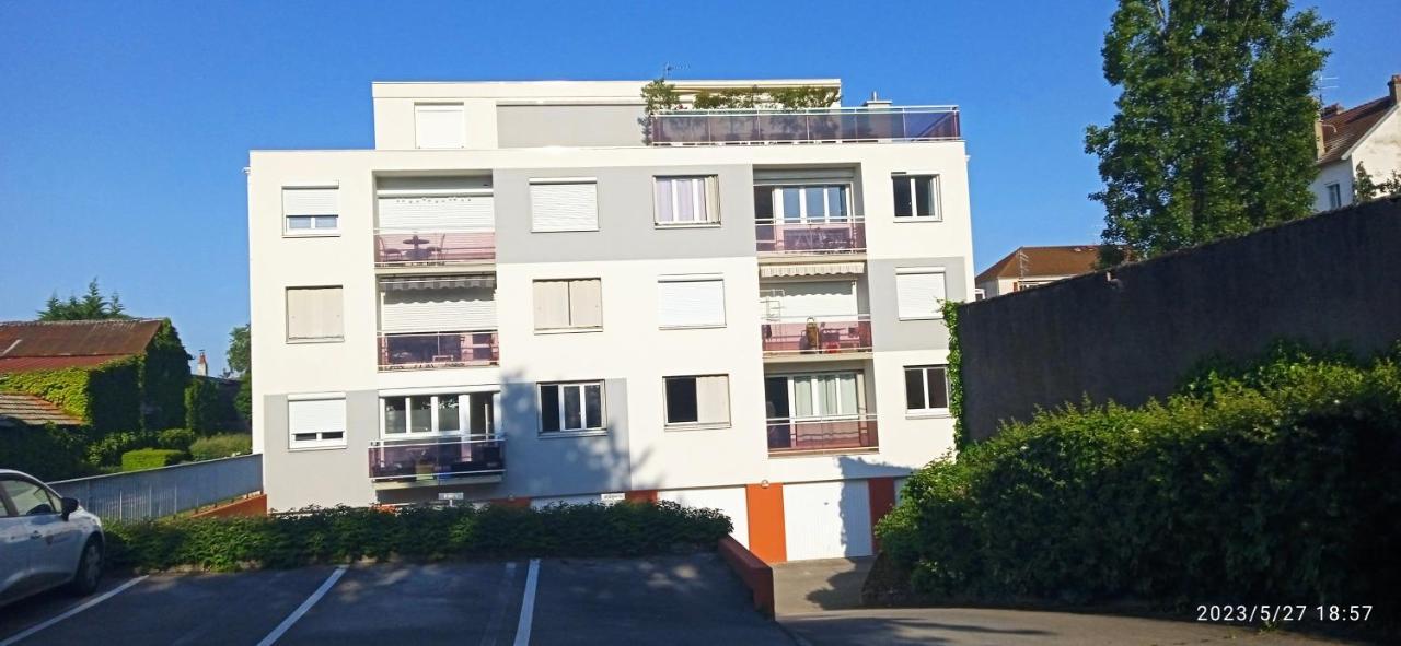 Le Phenix A Internet Haut Debit & Parking Dijon Bagian luar foto