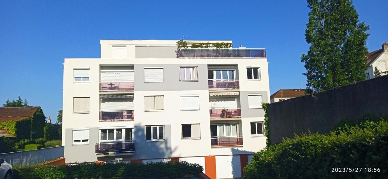 Le Phenix A Internet Haut Debit & Parking Dijon Bagian luar foto