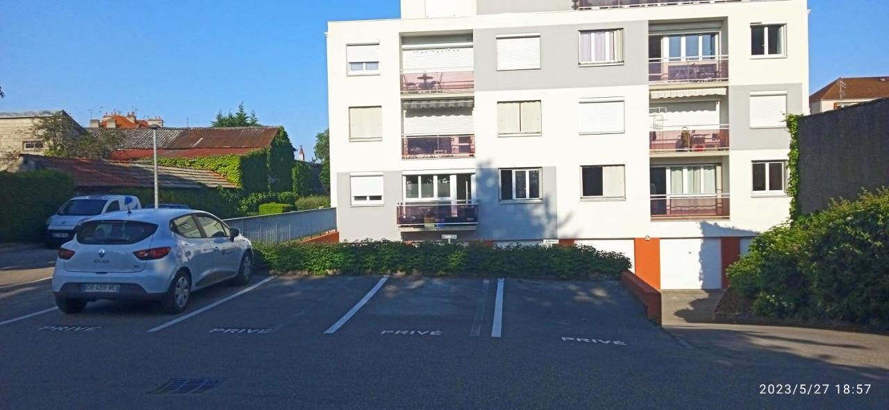 Le Phenix A Internet Haut Debit & Parking Dijon Bagian luar foto