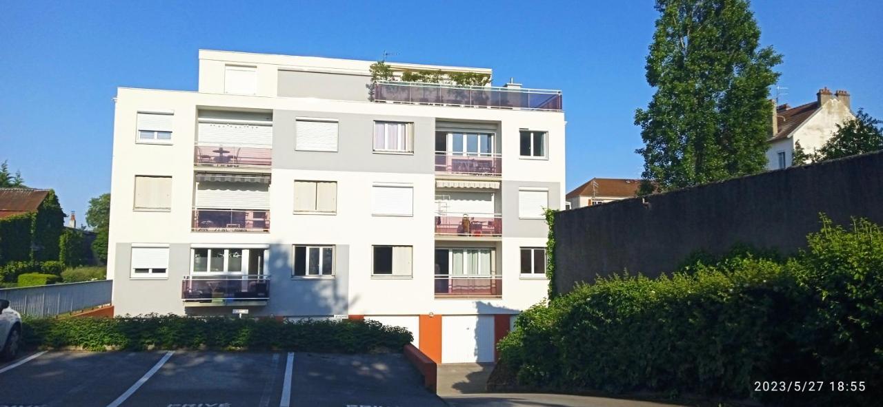 Le Phenix A Internet Haut Debit & Parking Dijon Bagian luar foto